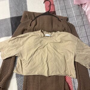 Short sleeve crop top